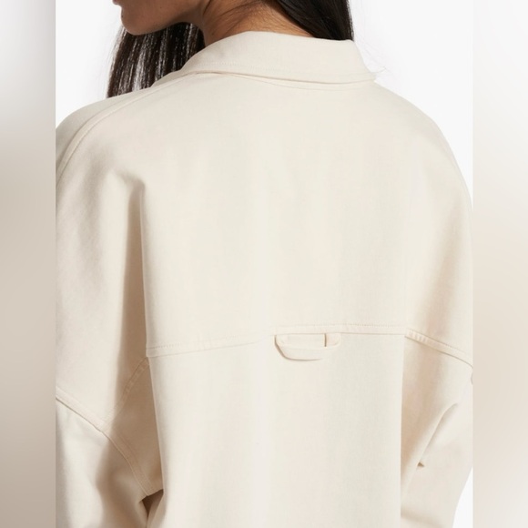 NWOT Vuori Women’s Mackenzie Shirt Jacket in Natural M/L - Picture 7 of 13